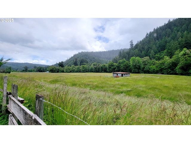 2965 S MYRTLE Rd, Myrtle Creek, OR 97457