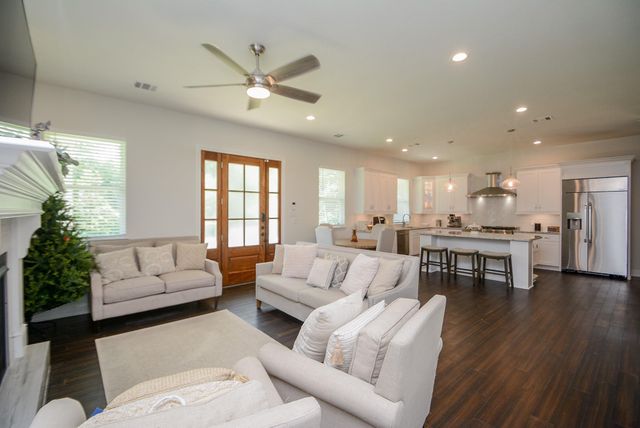 212 Osage Drive, Conroe, TX 77316