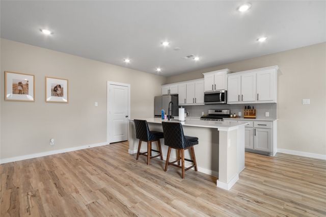 797 Vineyard Way, Forney, TX 75126