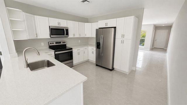 3720 NW 110th Avenue 1, Coral Springs, FL 33065