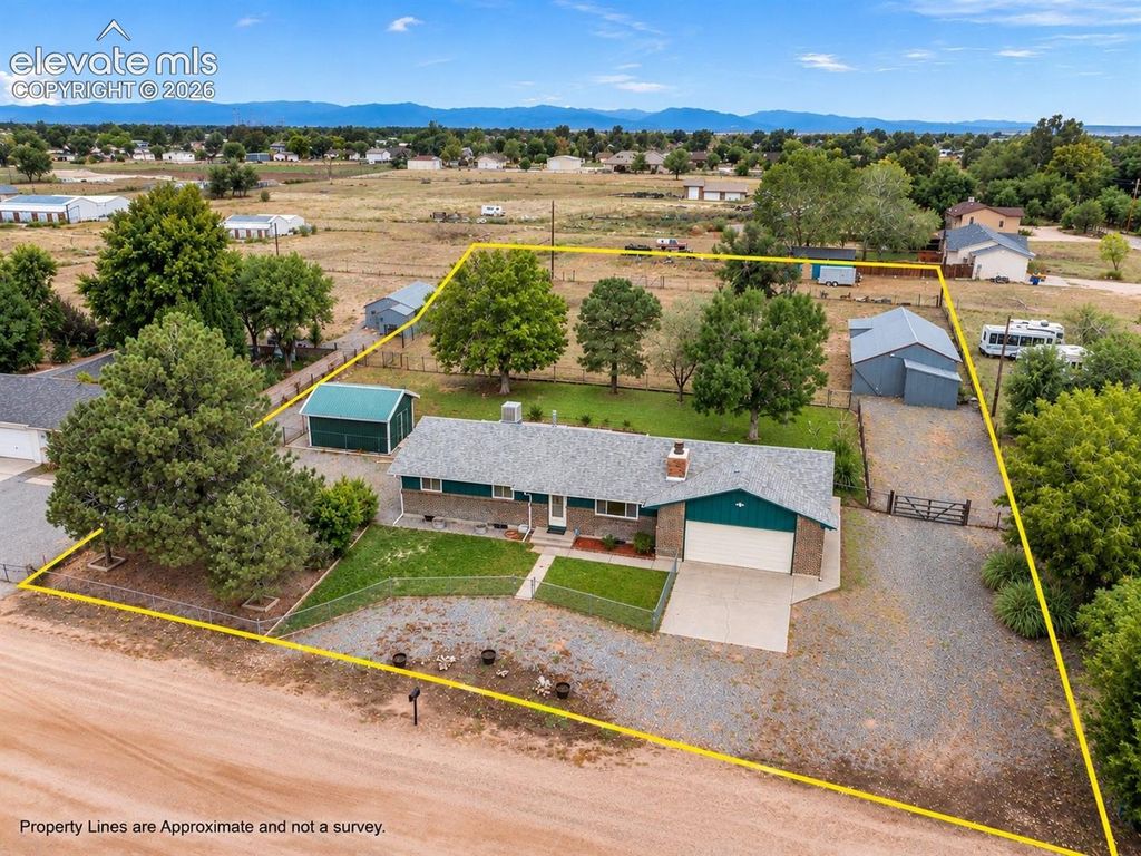 833 Consolidation Lane, Pueblo, CO 81006 — photo 2