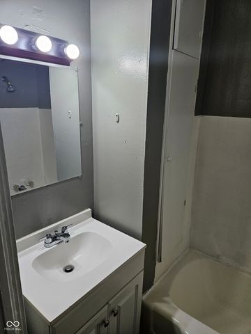 835 N Gladstone Avenue, Indianapolis, IN 46201