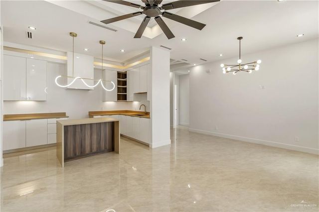 5808 N Gira Del Sol Street, Edinburg, TX 78542