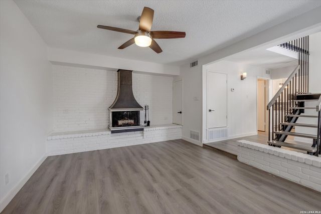 9915 Powhatan Dr Apt B4, San Antonio, TX 78230