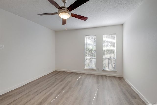 9915 Powhatan Dr Apt B4, San Antonio, TX 78230