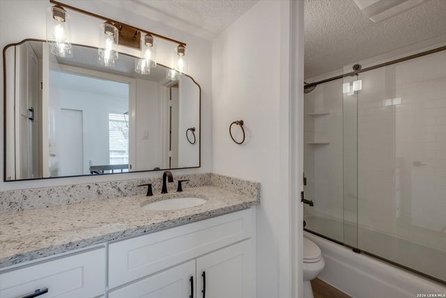 9915 Powhatan Dr Apt B4, San Antonio, TX 78230