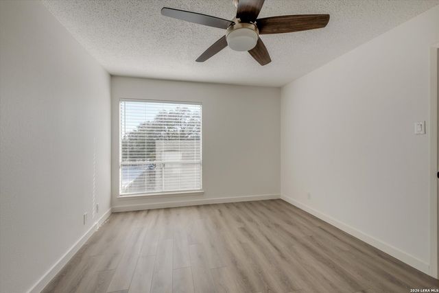 9915 Powhatan Dr Apt B4, San Antonio, TX 78230