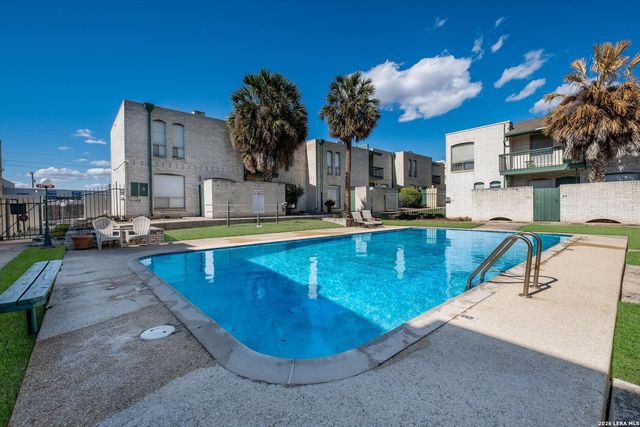 9915 Powhatan Dr Apt B4, San Antonio, TX 78230