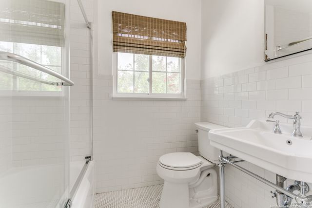 216 Lyman, Terrell Hills, TX 78209