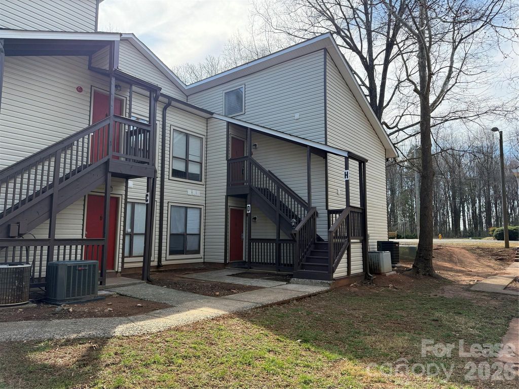 4617 Sharon Chase Drive H, Charlotte, NC 28215