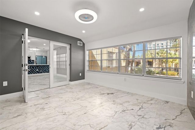 106 ALAMEDA COURT 240, Tampa, FL 33609