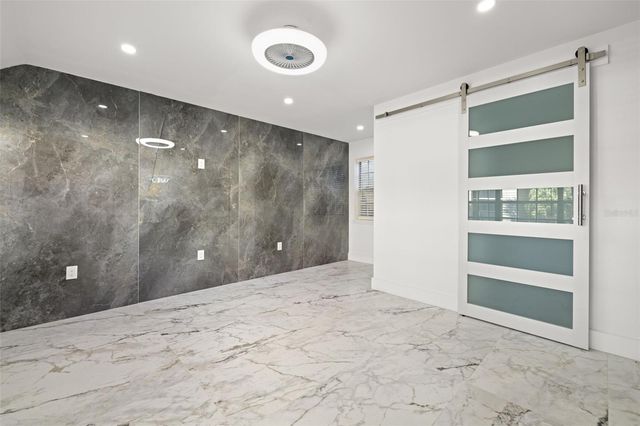 106 ALAMEDA COURT 240, Tampa, FL 33609