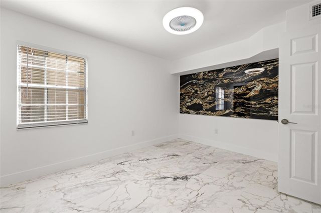 106 ALAMEDA COURT 240, Tampa, FL 33609