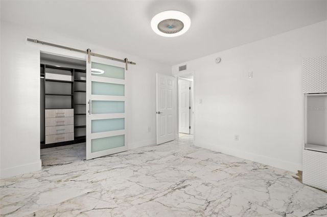 106 ALAMEDA COURT 240, Tampa, FL 33609