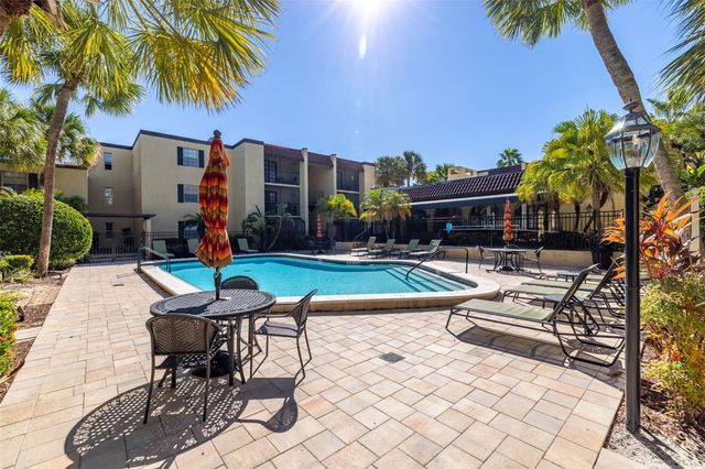 106 ALAMEDA COURT 240, Tampa, FL 33609