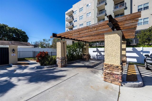 106 ALAMEDA COURT 240, Tampa, FL 33609