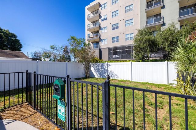 106 ALAMEDA COURT 240, Tampa, FL 33609