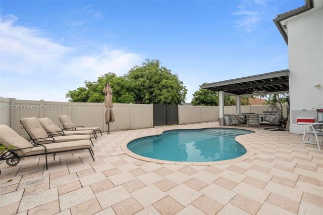 16125 SW 65th Ln, Miami, FL 33193