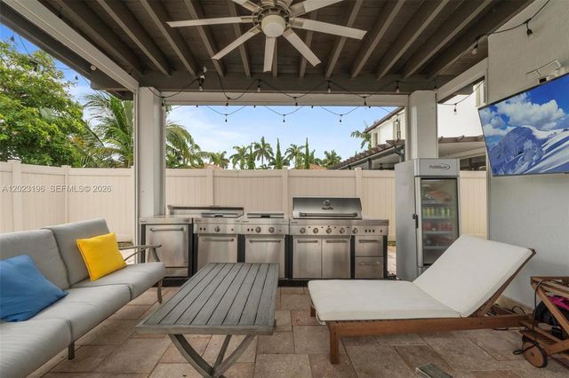 16125 SW 65th Ln, Miami, FL 33193