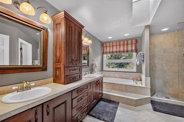 3 Marsh Hawk Lane, Littleton, CO 80127