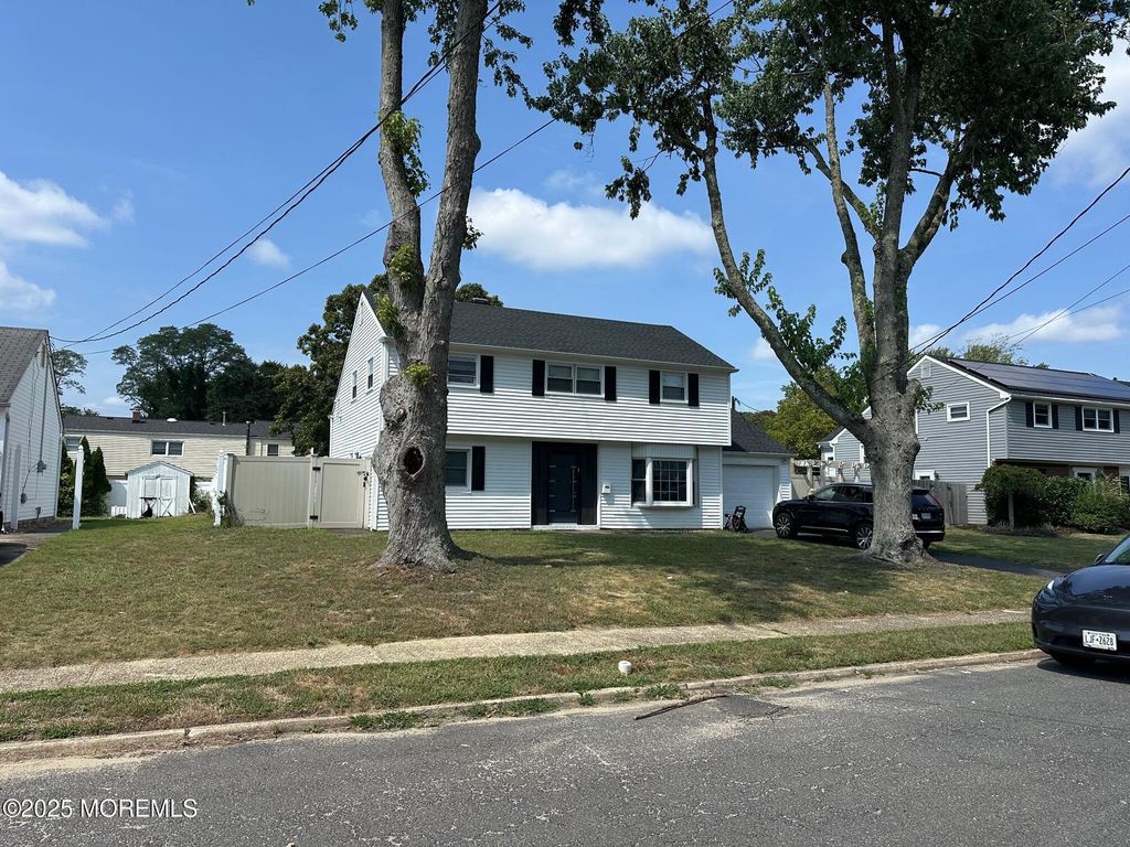 18 Branch Road, Oakhurst, NJ 07755