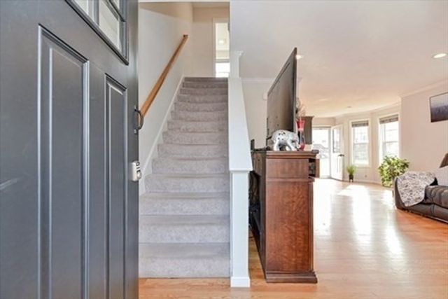 32 Riley 32, Tyngsborough, MA 01879