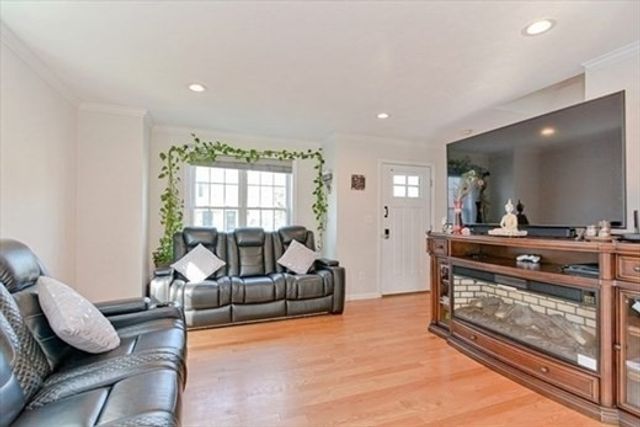 32 Riley 32, Tyngsborough, MA 01879