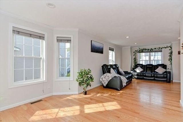 32 Riley 32, Tyngsborough, MA 01879