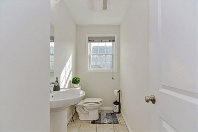 32 Riley 32, Tyngsborough, MA 01879