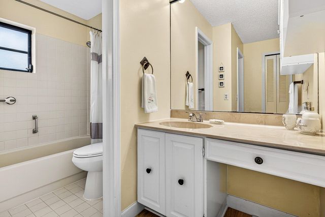 4698 Greentree Terrace A, Boynton Beach, FL 33436