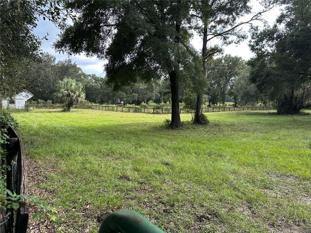 17067 NW GAINESVILLE ROAD, Reddick, FL 32686