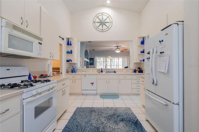 6210 SAILBOAT AVENUE, Tavares, FL 32778