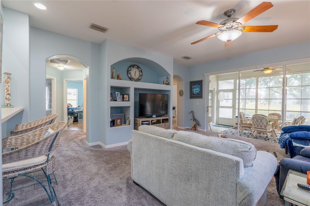 Image 12 of property listing at 6210 SAILBOAT AVENUE, Tavares, FL 32778