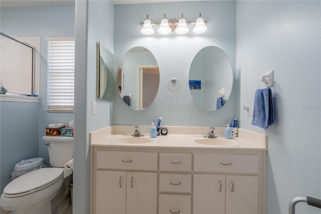 Image 18 of property listing at 6210 SAILBOAT AVENUE, Tavares, FL 32778