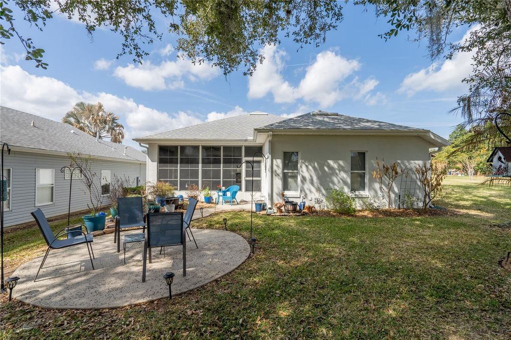 Image 28 of property listing at 6210 SAILBOAT AVENUE, Tavares, FL 32778