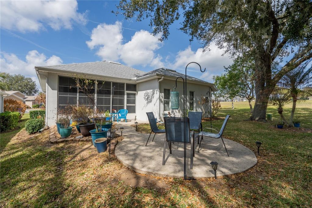 Image 31 of property listing at 6210 SAILBOAT AVENUE, Tavares, FL 32778