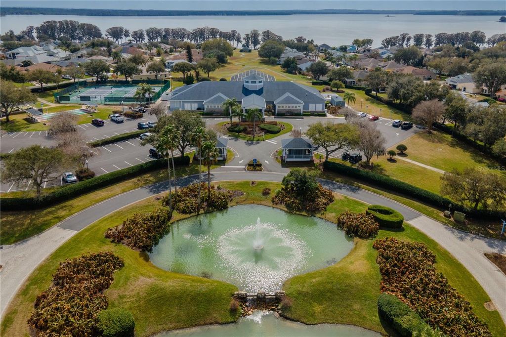 Image 39 of property listing at 6210 SAILBOAT AVENUE, Tavares, FL 32778