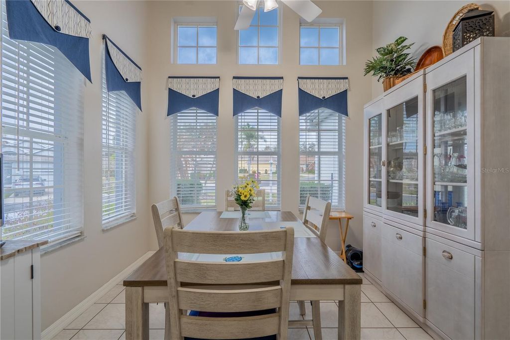 Image 9 of property listing at 6210 SAILBOAT AVENUE, Tavares, FL 32778