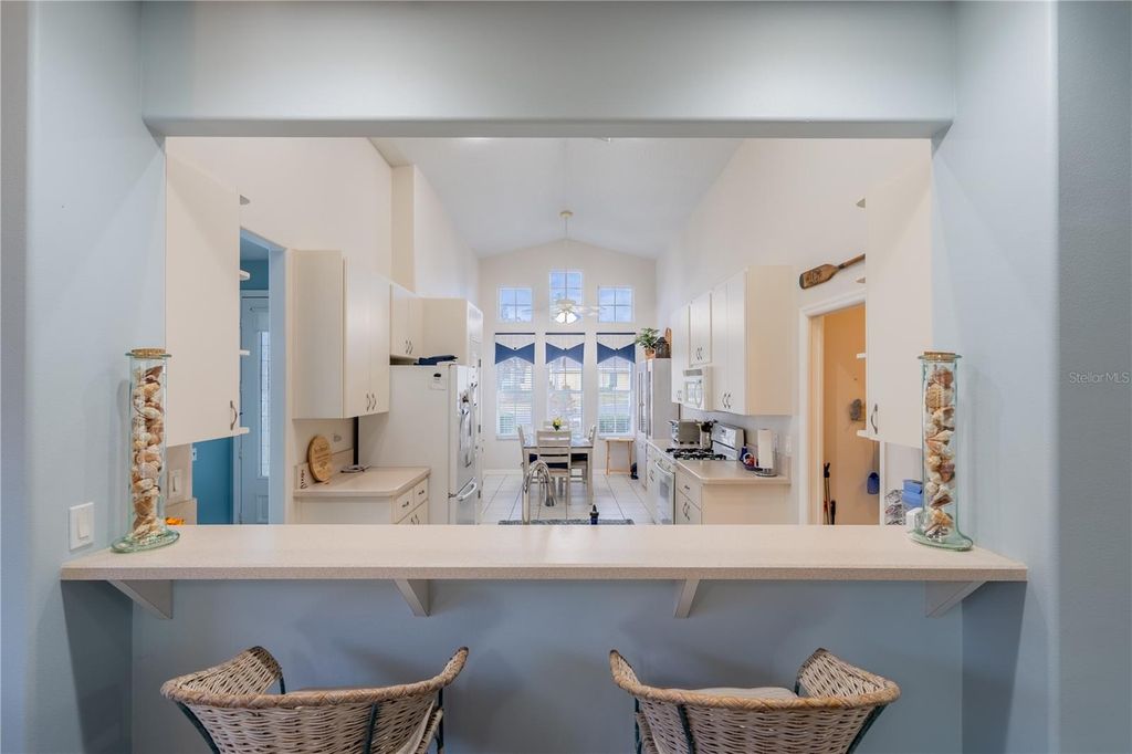 Image 10 of property listing at 6210 SAILBOAT AVENUE, Tavares, FL 32778