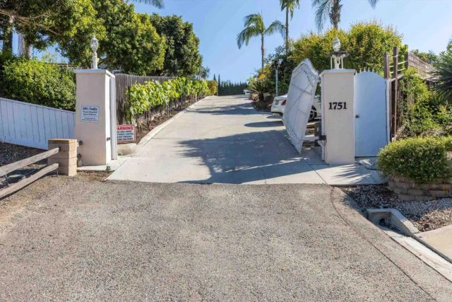 1751 Monte Vista Drive, Vista, CA 92084