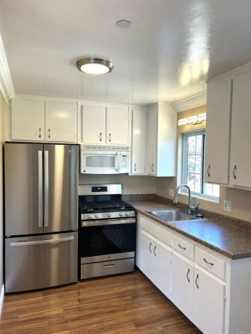 1751 Monte Vista Drive, Vista, CA 92084