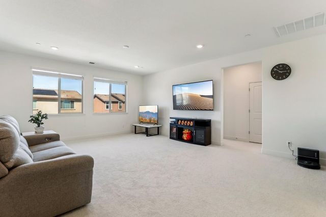 9433 Quintero Ave, Elk Grove, CA 95624
