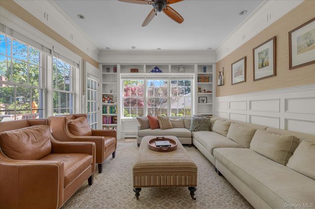 6 Maple Avenue, Locust Valley, NY 11560