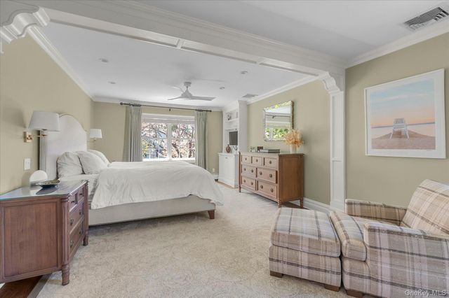 6 Maple Avenue, Locust Valley, NY 11560