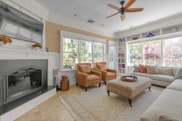 6 Maple Avenue, Locust Valley, NY 11560