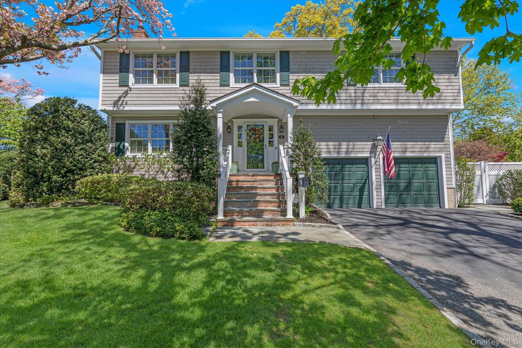 6 Maple Avenue, Locust Valley, NY 11560