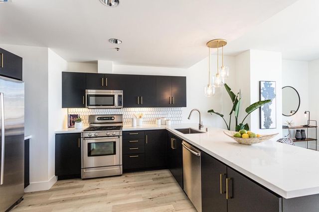 222 Broadway 712, Oakland, CA 94607