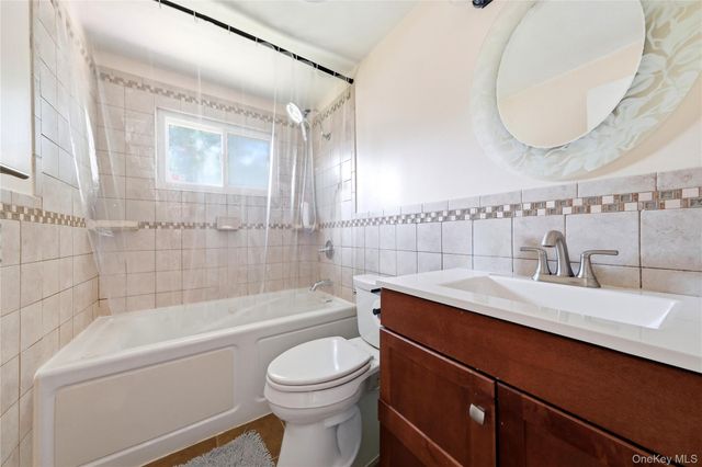 211 Hampton Avenue, Mastic, NY 11950