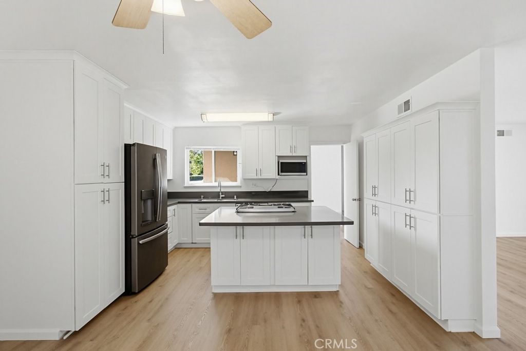 Image 12 of property listing at 6551 Lake Ashmere Court, San Diego, CA 92119