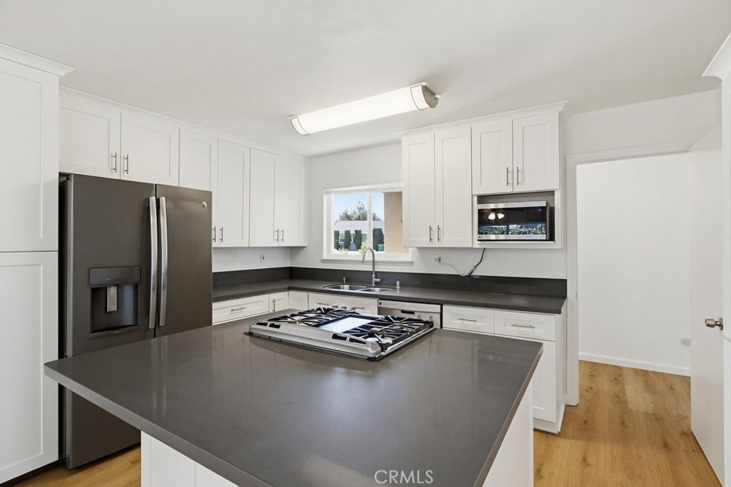 Image 6 of property listing at 6551 Lake Ashmere Court, San Diego, CA 92119